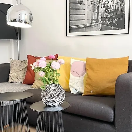 Homelivia, Vieux Nice, De Charme, Clim Balcon Apartment *
