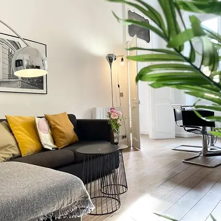 Homelivia, Vieux Nice, De Charme, Clim Balcon Apartment *